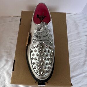 NIB DR MARTENS 10 ERIN SILVER STUDDED CREEPERS